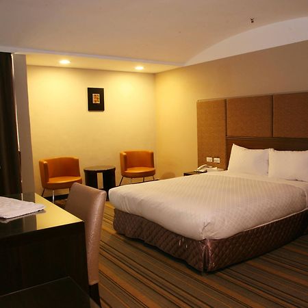 Yoyo Hotel Chiayi Buitenkant foto