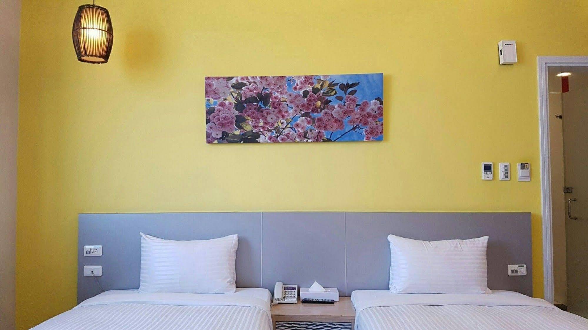 Yoyo Hotel Chiayi Buitenkant foto
