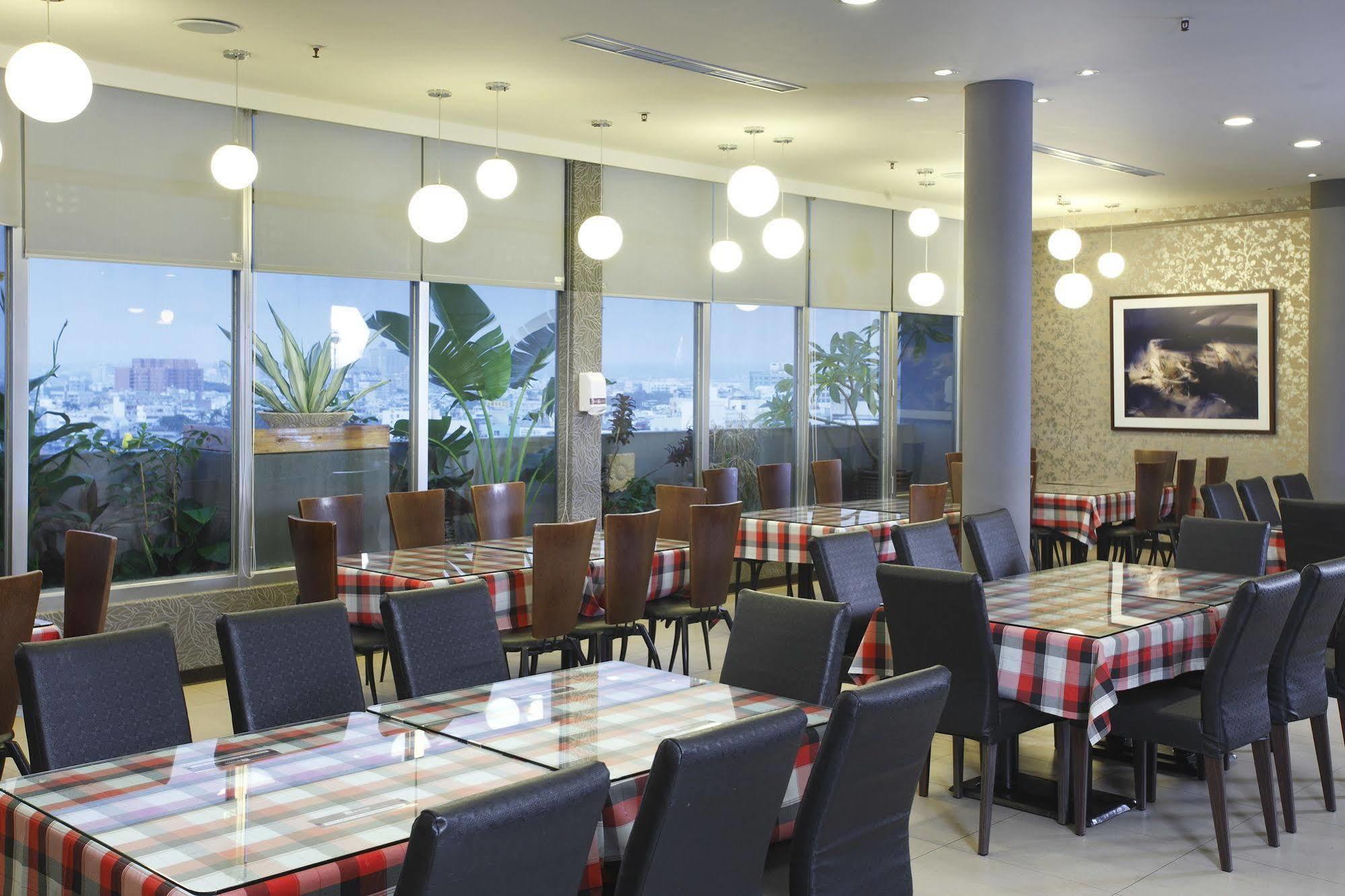 Yoyo Hotel Chiayi Buitenkant foto