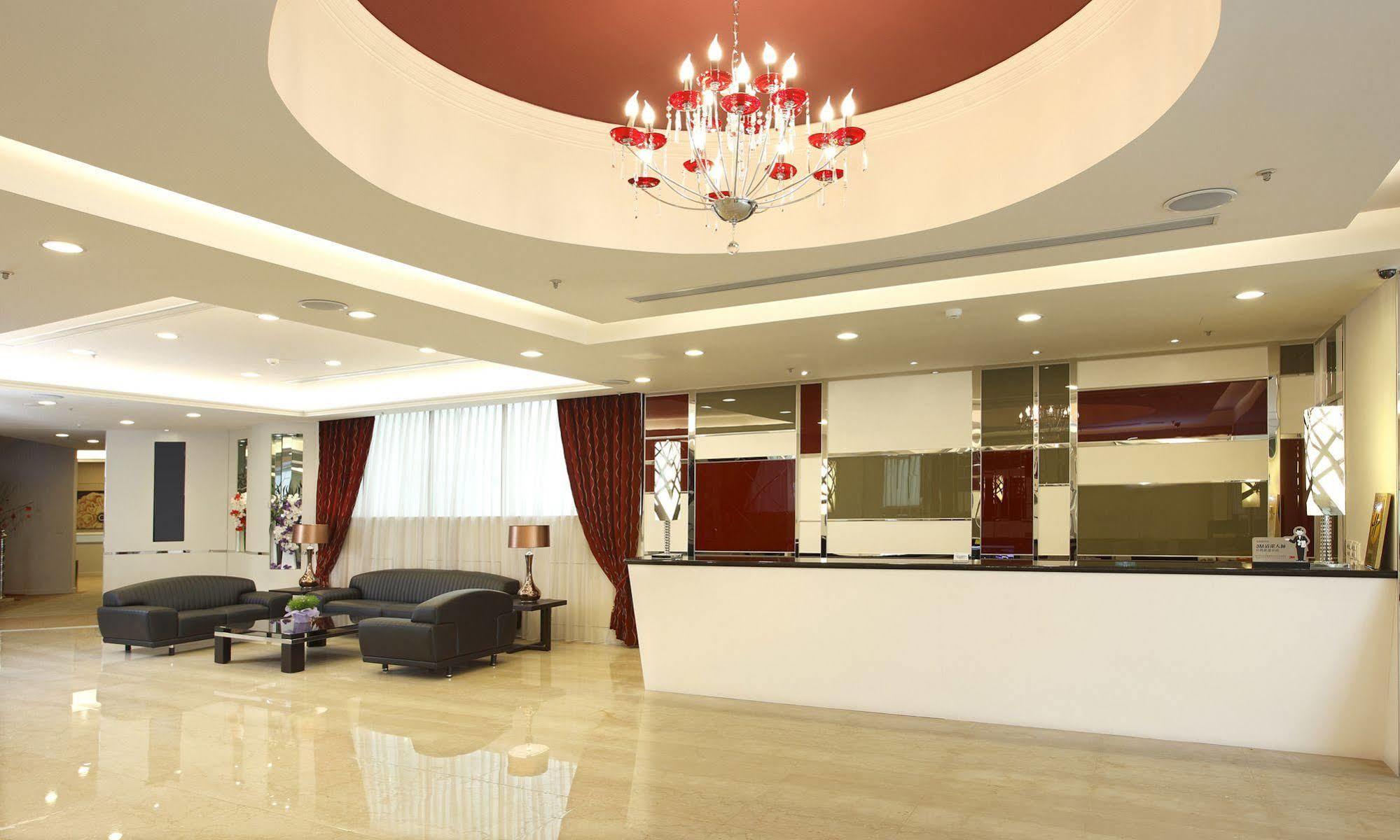 Yoyo Hotel Chiayi Buitenkant foto
