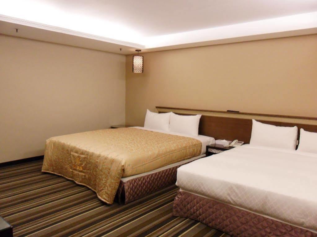 Yoyo Hotel Chiayi Buitenkant foto