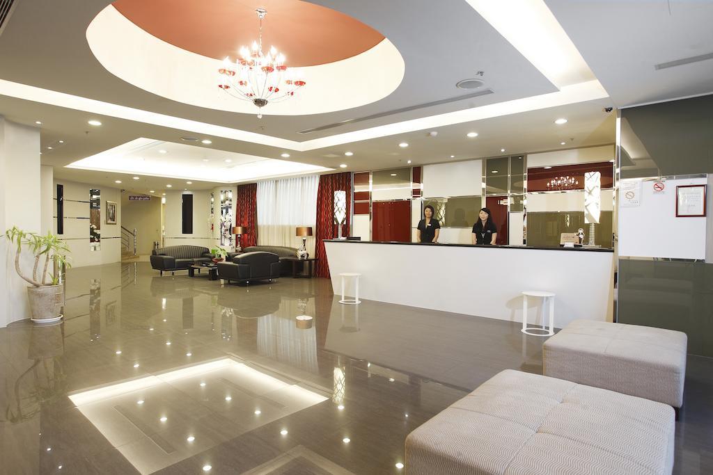 Yoyo Hotel Chiayi Buitenkant foto