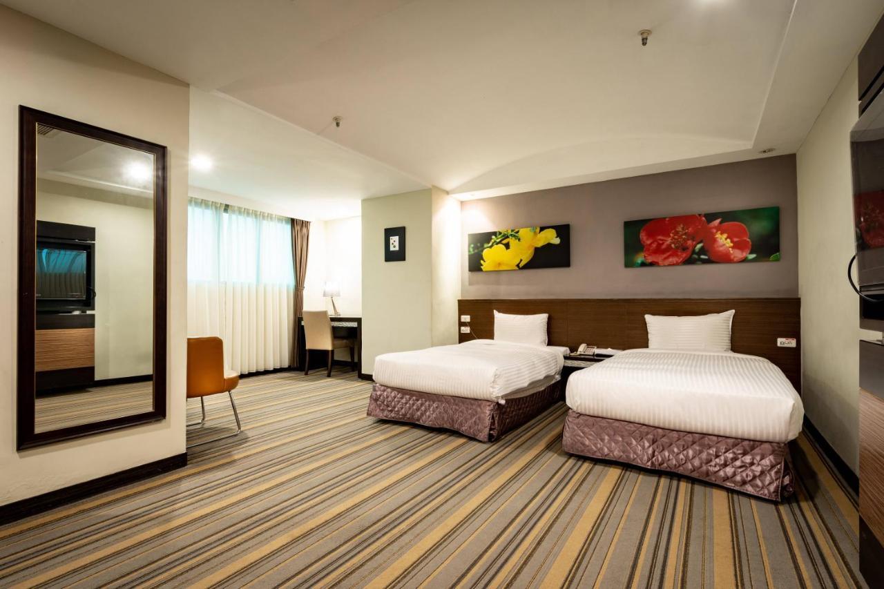 Yoyo Hotel Chiayi Buitenkant foto