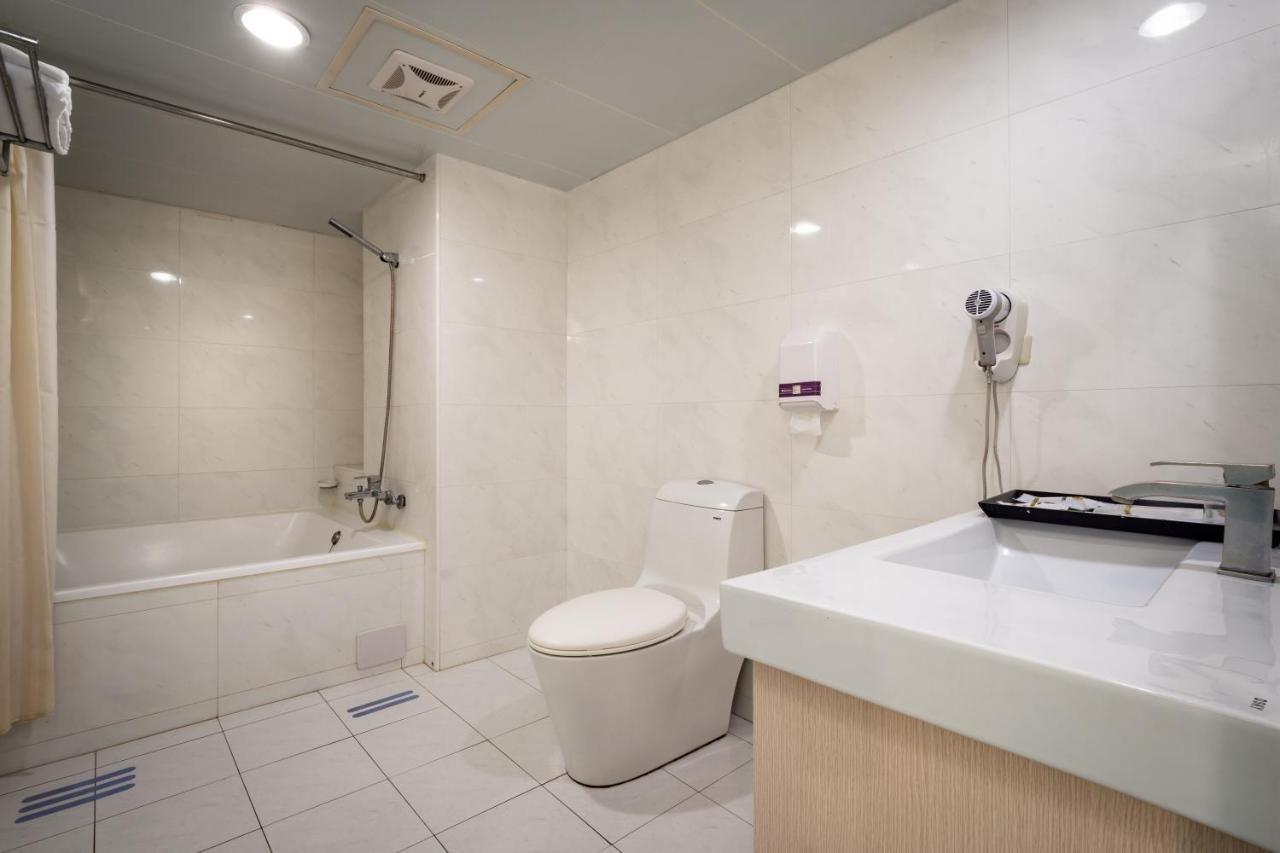 Yoyo Hotel Chiayi Buitenkant foto