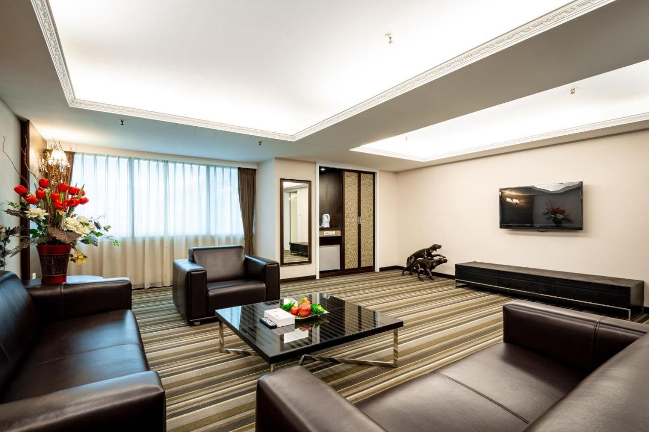 Yoyo Hotel Chiayi Buitenkant foto