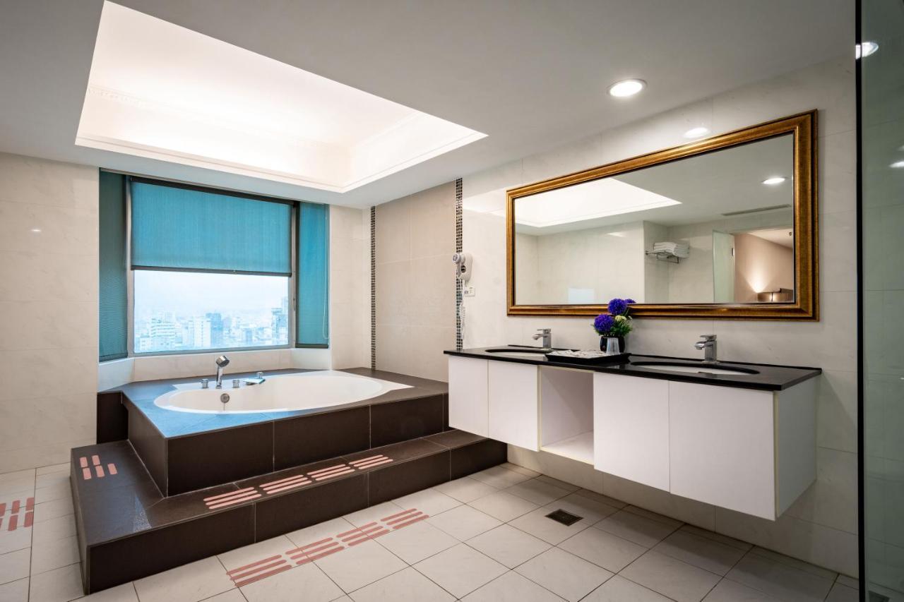 Yoyo Hotel Chiayi Buitenkant foto
