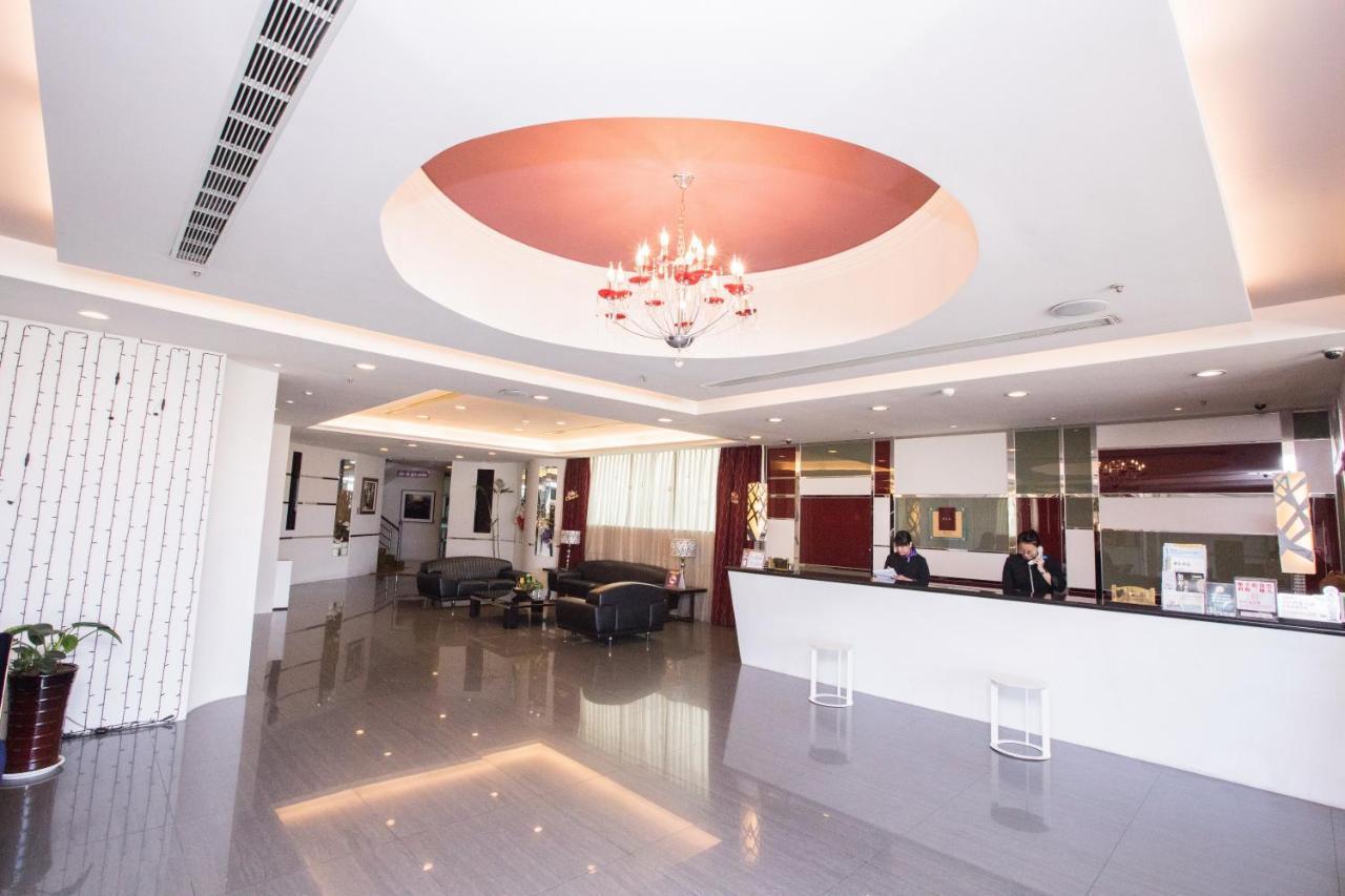 Yoyo Hotel Chiayi Buitenkant foto